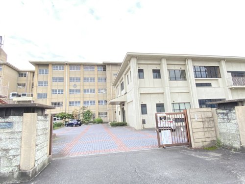 中学校　稲沢中学校（中学校）まで678m