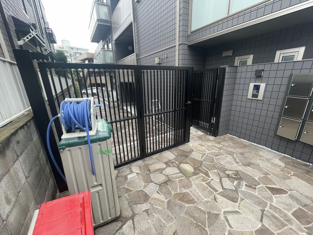 エントランス　庭
