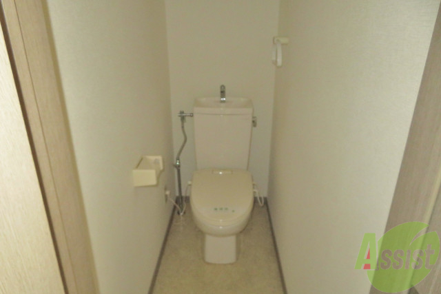 トイレ　トイレは、嬉しいウォシュレット付きです。