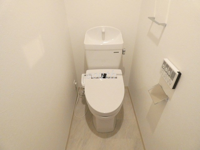 トイレ　ウォシュレット付きのトイレ