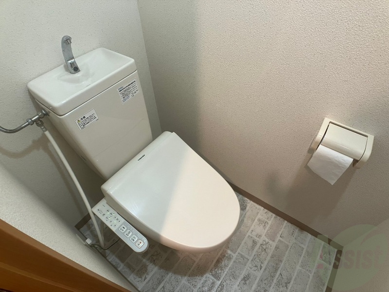 トイレ　シャワートイレになっているので快適です！
