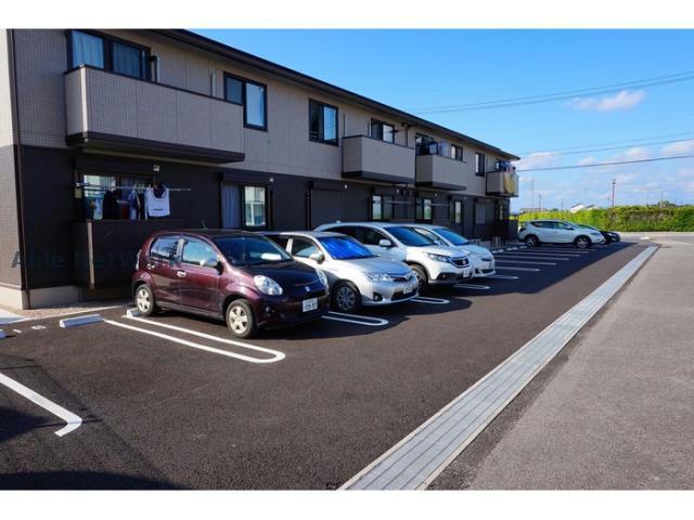駐車場　駐車場