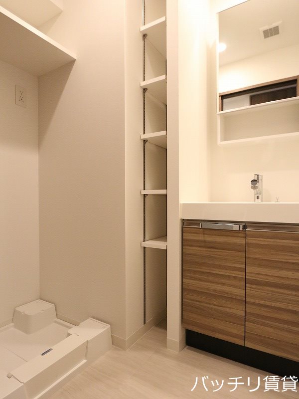 洗面設備　※同マンション別部屋写真のため、現状優先。