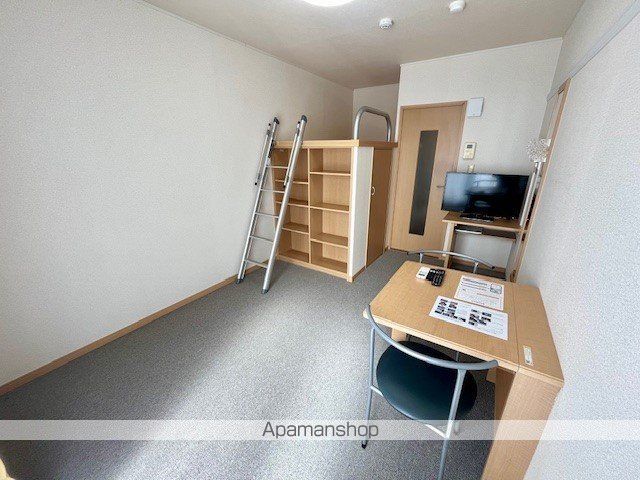 レオパレスうつくしの居間写真