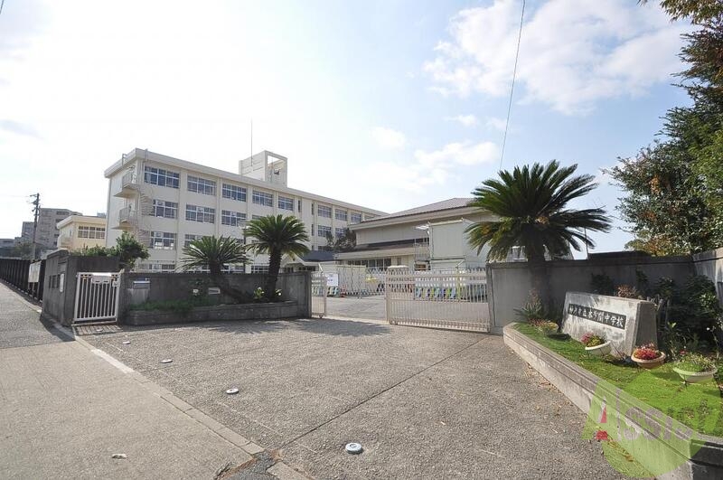 中学校　神戸市立 本多聞中学校（中学校）まで335m