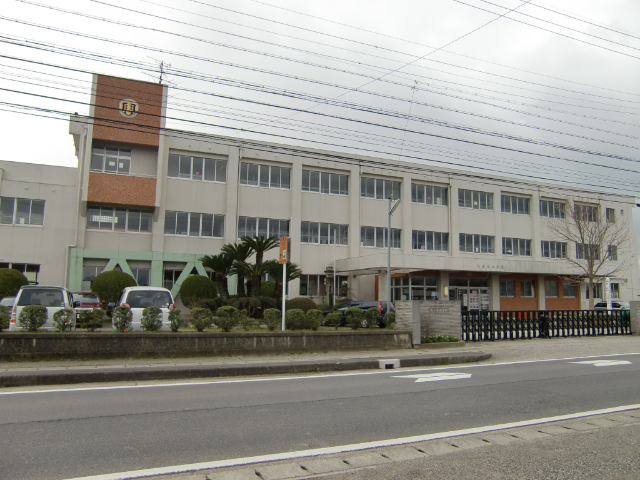 小学校　亀山市立亀山東小学校（小学校）まで1401m