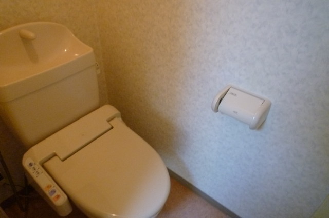 トイレ　ウォシュレット付き