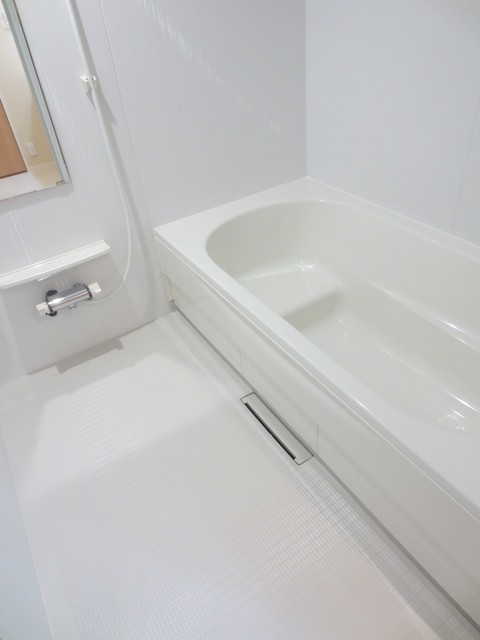 バス・シャワールーム　★１坪バス：ゆったりと寛げます★