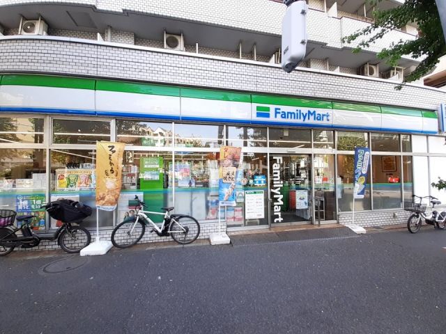 コンビニ　ファミリーマート小滝橋通り店（コンビニ）まで355m