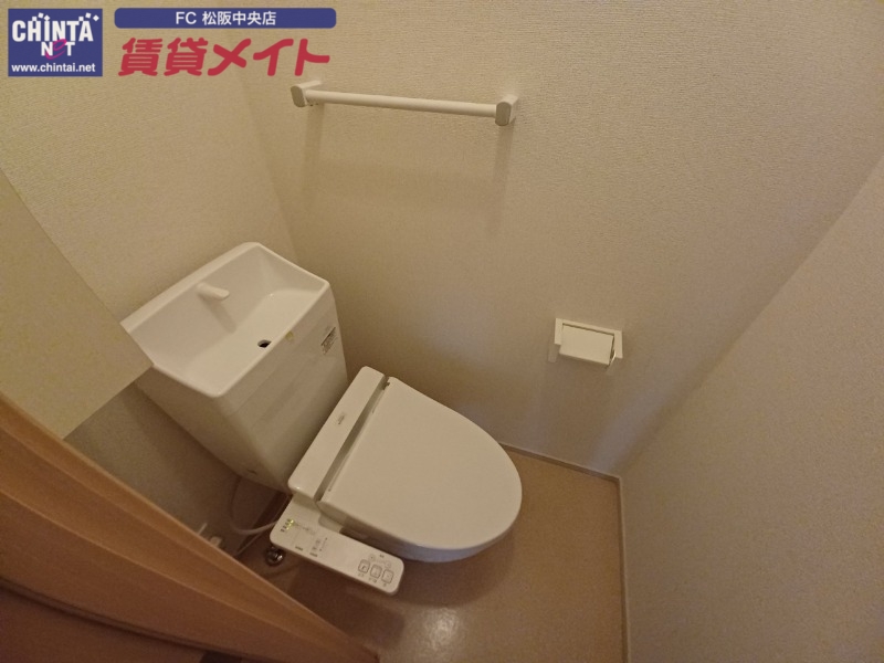 トイレ　同型参考写真