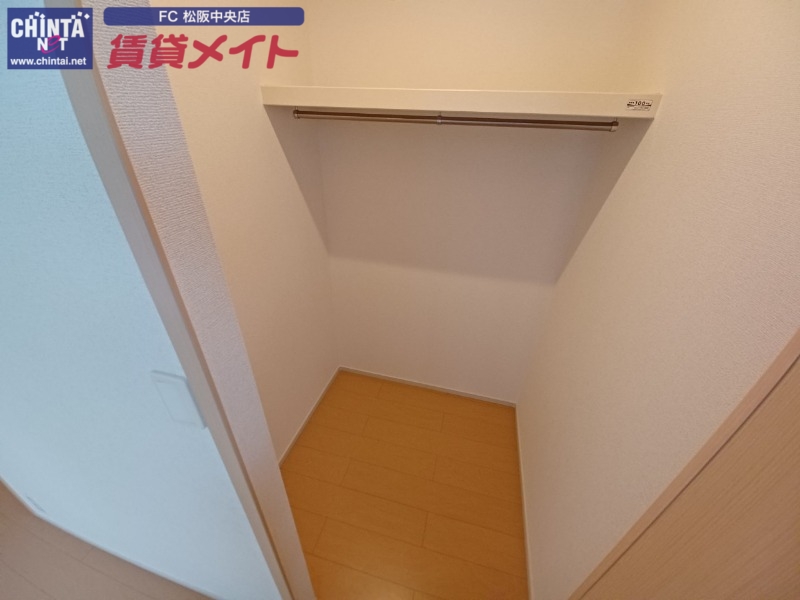 収納　同型参考写真