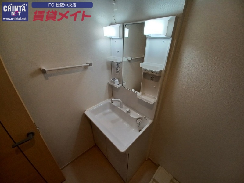 洗面設備　同型参考写真