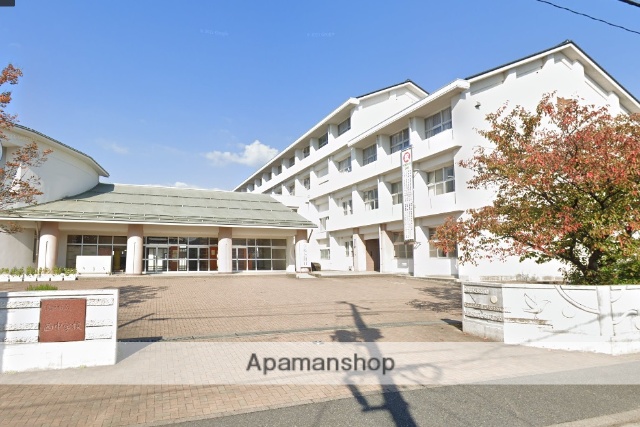 中学校　西中学校（中学校）まで635m