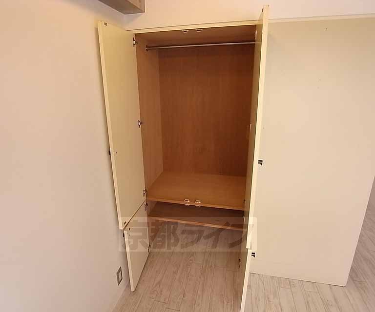 収納　広々とした収納です。