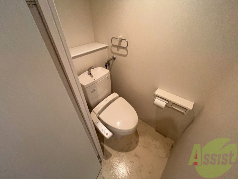 トイレ　こちらはトイレです。清潔感があり、安心して使用できます。