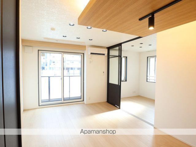 セレスティア檀溪通の居間写真