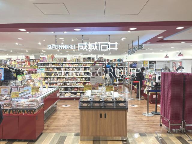 スーパー　成城石井 ペリエ千葉店（スーパー）まで808m