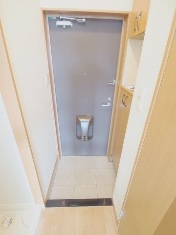 玄関　※同じ間取りの別部屋のお写真です※