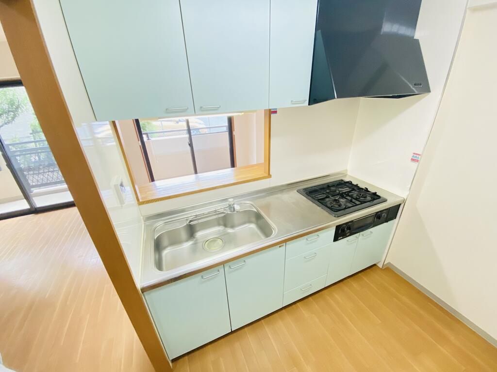 キッチン　同一建物内102号室内装写真転載