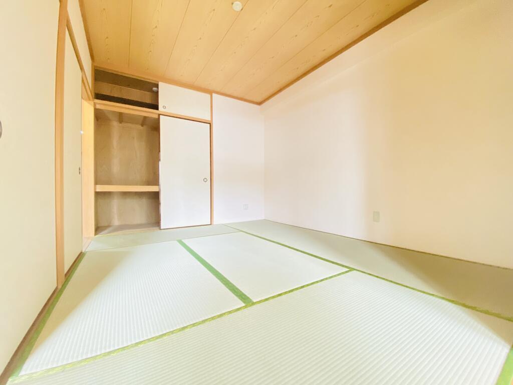 収納　同一建物内102号室内装写真転載