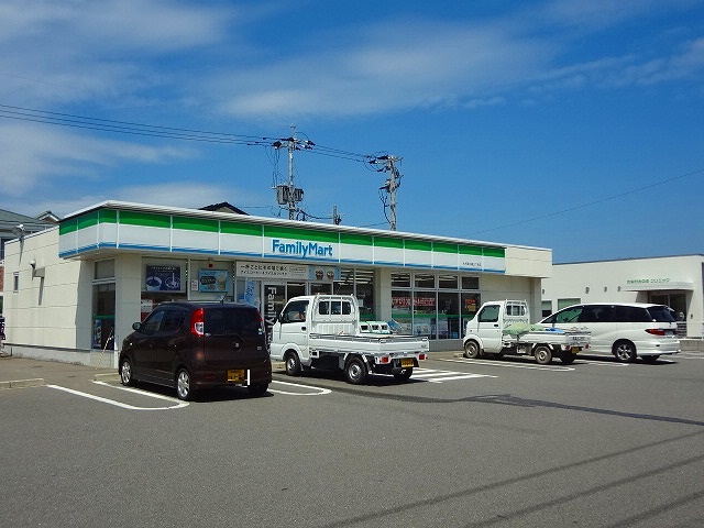 コンビニ　ファミリーマート大村宮小路三丁目店（コンビニ）まで1195m