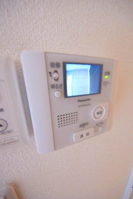 セキュリティ　★安心のモニター付きインターホンです★