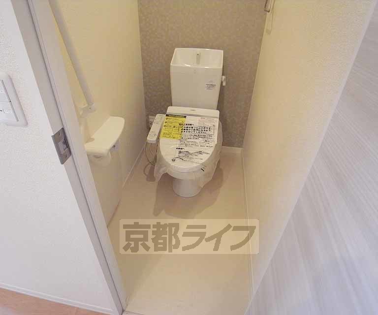 トイレ　ウォシュレットつきです。
