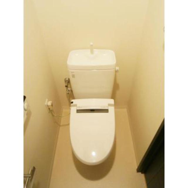 トイレ　※写真は同タイプ住戸です。