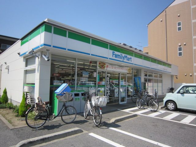コンビニ　ファミリーマート市川相之川二丁目店（コンビニ）まで322m