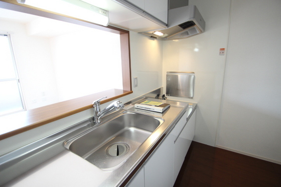 キッチン　※同物件別部屋の写真です