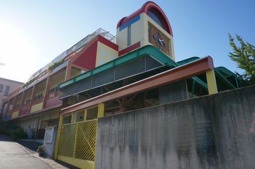 幼稚園・保育園　いこまこども園（幼稚園・保育園）まで872m