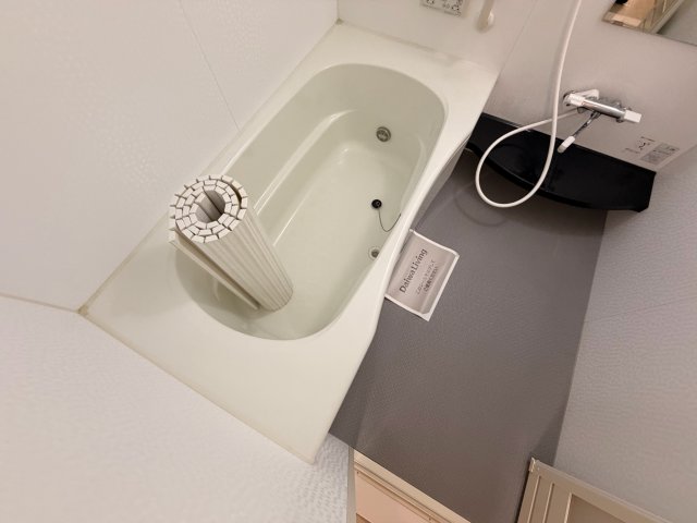 バス・シャワールーム　広めのお風呂は一日の疲れを癒してくれます。