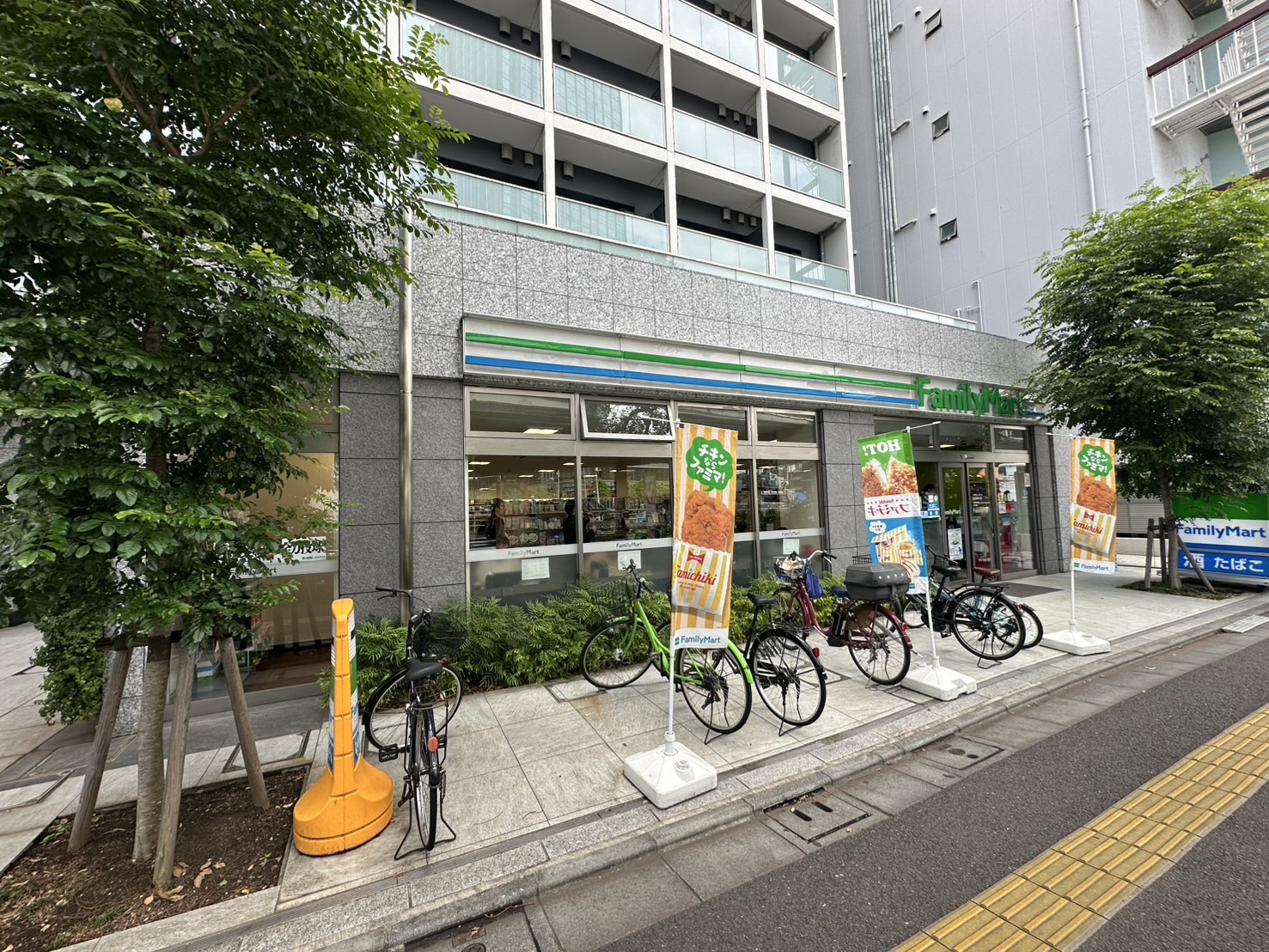 コンビニ　ファミリーマート飯田橋駅北店（コンビニ）まで309m