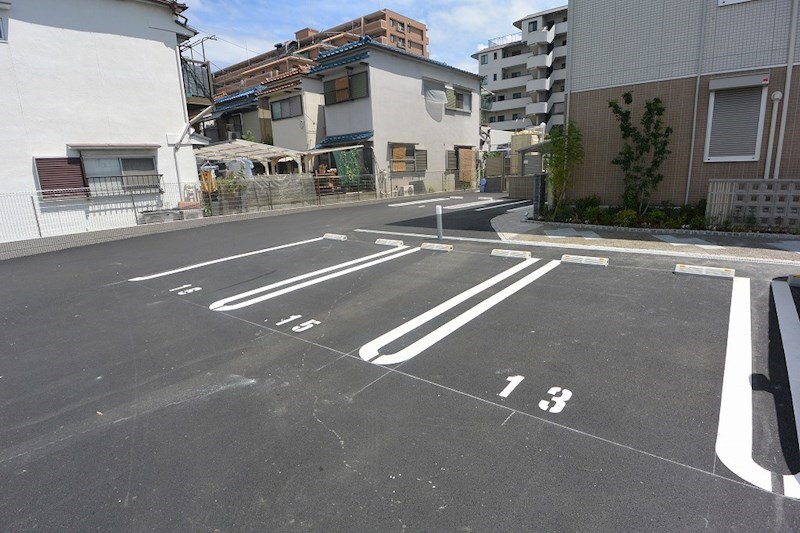 駐車場　駐車場