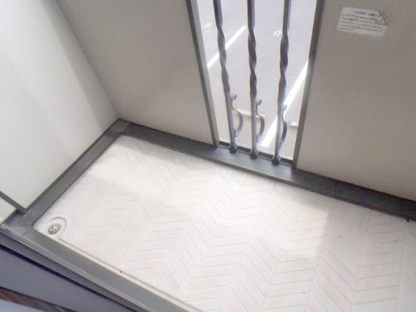 バルコニー　同建物別部屋写真
