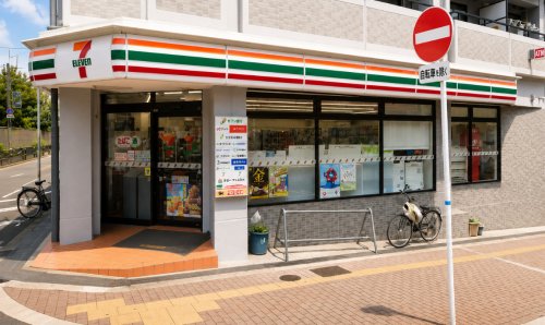 コンビニ　セブン-イレブン 吹田千里山西５丁目店（コンビニ）まで1000m