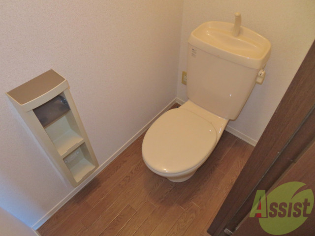 トイレ　こちらはトイレです。清潔感があり、安心して使用できます。