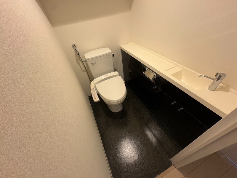 トイレ　トイレです。ウォシュレット付を探している方、おすすめです。