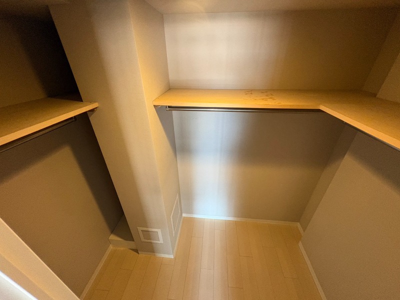収納　寝室の収納です。部屋がすっきり片付きます。