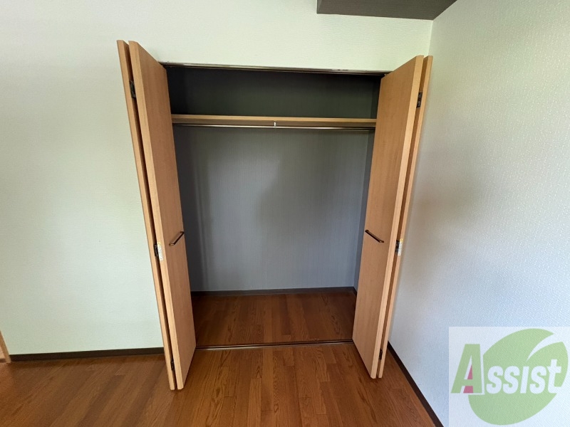 収納　寝室の収納です。部屋がすっきり片付きます。