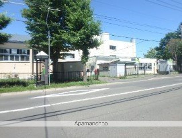 小学校　西小学校（小学校）まで497m