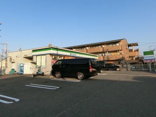 コンビニ　ファミリーマート　和泉箕形町二丁目店（コンビニ）まで676m