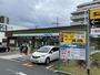 コンビニ　ファミリーマート豊中上新田店（コンビニ）まで390m