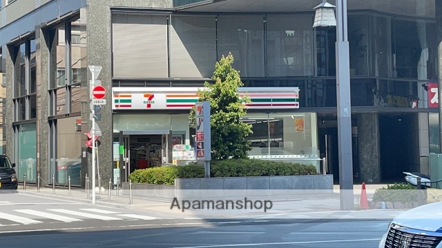 コンビニ　セブンイレブン（コンビニ）まで219m