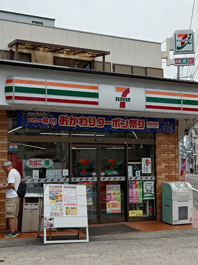 コンビニ　セブンイレブン 亀戸三丁目店（コンビニ）まで202m