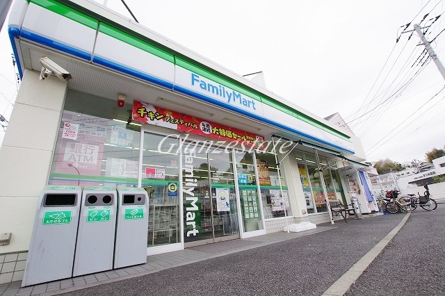 コンビニ　ファミリーマート 川崎本町一丁目店（コンビニ）まで71m