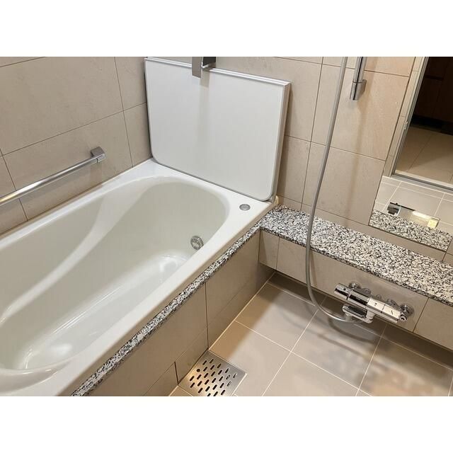 バス・シャワールーム　写真は同タイプ住居です。