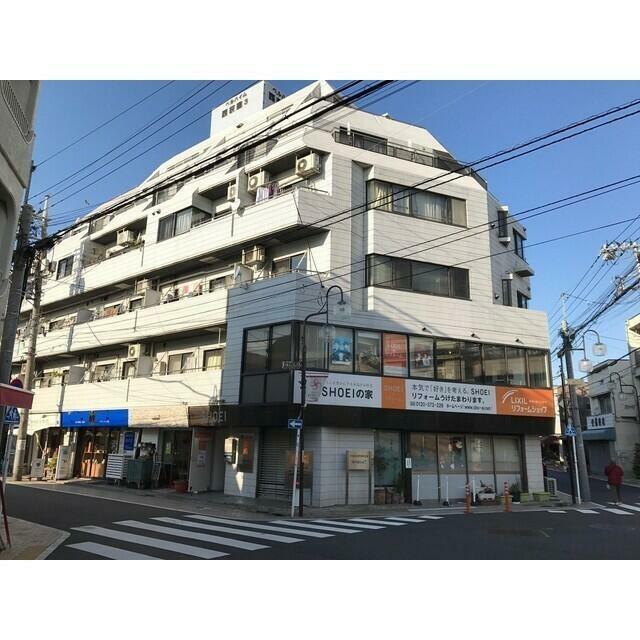 建物外観　鉄筋コンクリート造のがっちりとした建物。