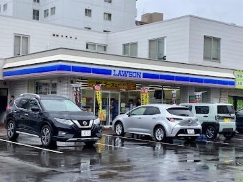 コンビニ　ローソン札幌北7条東店（コンビニ）まで286m