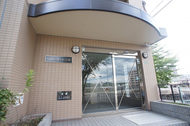 エントランス　建物の内部です